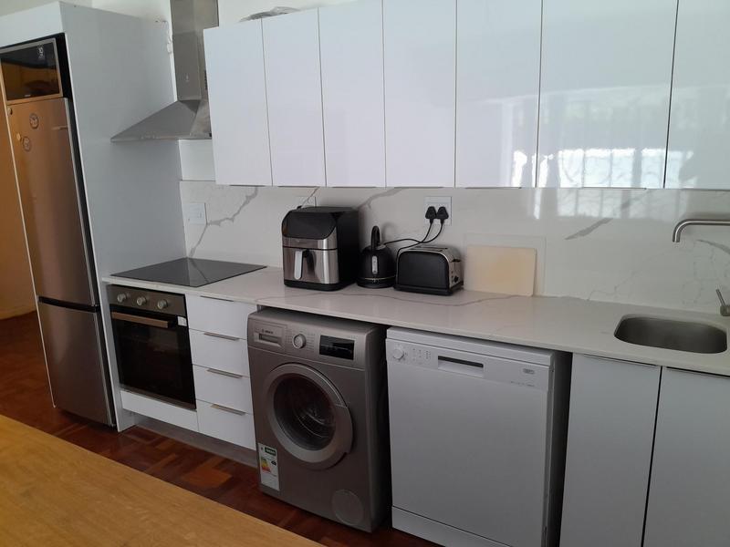 To Let 3 Bedroom Property for Rent in Vredehoek Western Cape